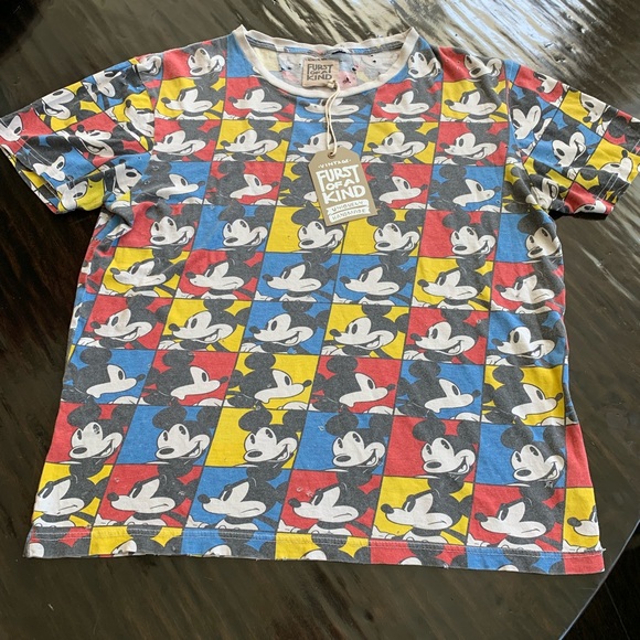 🆕LF FURST OF A KIND || Vintage Mickey Mouse Tee - Picture 7 of 8